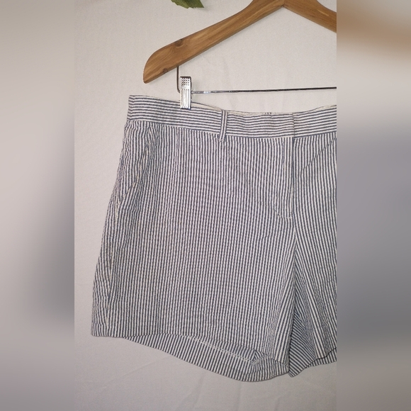 Brooks Brothers Seersucker Striped Shorts Size 16 - Picture 2 of 5